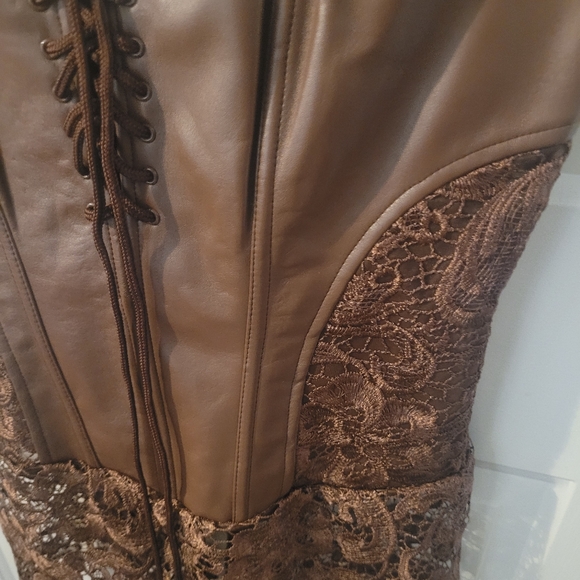 Brown steam punk corset - Picture 6 of 8
